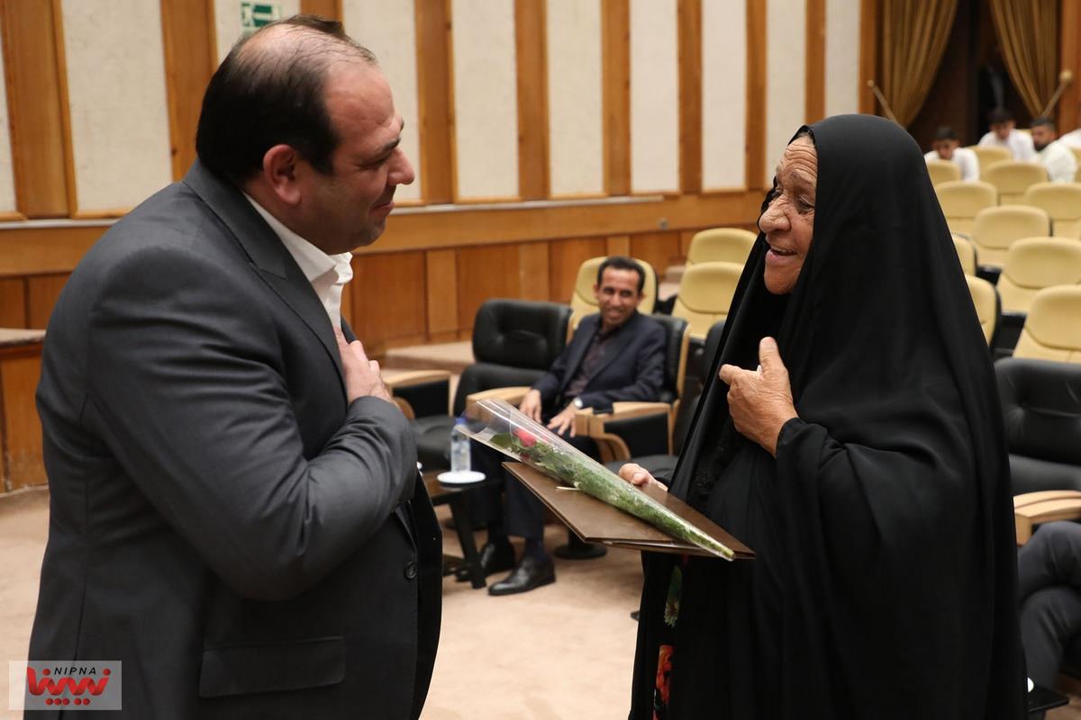 گزارش تصویری آیین تجلیل از مادران و همسران شهدای صنعت پتروشیمی کشور به میزبانی سازمان منطقه ویژه اقتصادی پتروشیمی 13